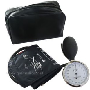 Παιδιατρική χειρωνακτική μανσέτα πίεσης αίματος, ενιαία μανσέτα σωλήνων με το μετρητή πίεσης και το σκοτεινό μπλε βολβών πληθωρισμού.